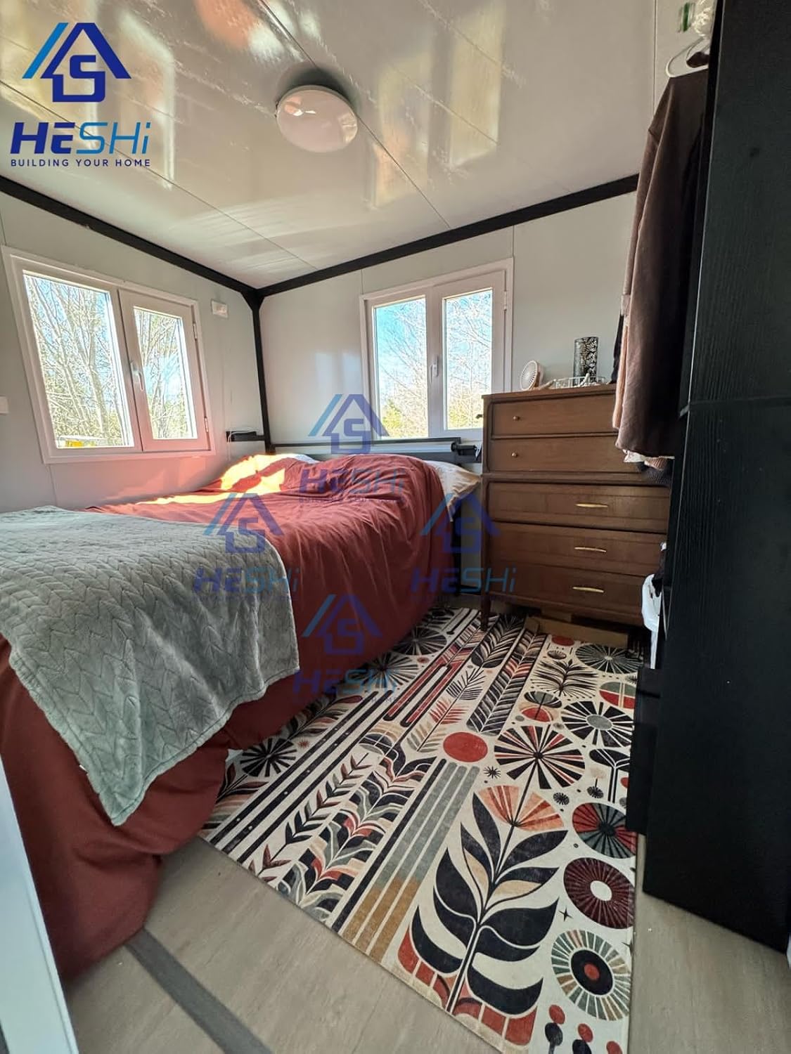 20FT Tiny Houses, Prefab Homes, Equipped with Bedroom, Bathroom and Kitchen, Prefabricated Container House Designed Specifically for Adults, Expandable Container House